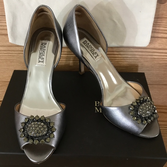 Badgley Mischka Pewter Lacie d'Orsay Leather Heels - Picture 4 of 11